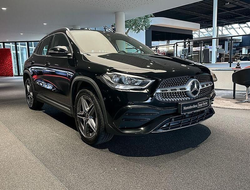 Gebraucht Mercedes GLA250 160 PS (117 kW) 2022 Schwarz SUV