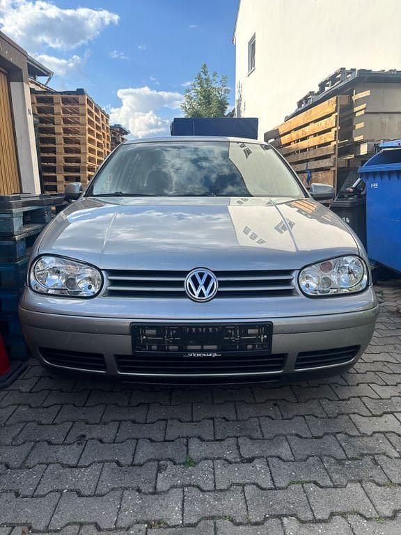 Grau Gebraucht 2003 VW Golf IV Basis Kombi | 2.000 € (Fairer Preis) - Bild 1/4