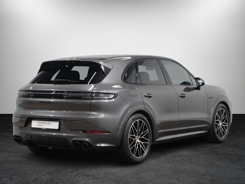 Gebraucht Porsche Cayenne 470 PS (345 kW) 2024 Grau SUV