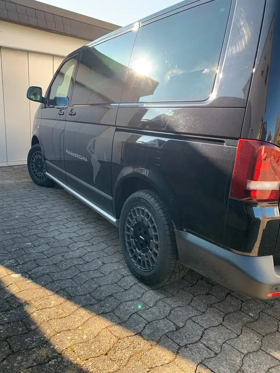 Gebraucht VW Multivan PanAmericana 204 PS (150 kW) 2013 Schwarz Van / Kleinbus
