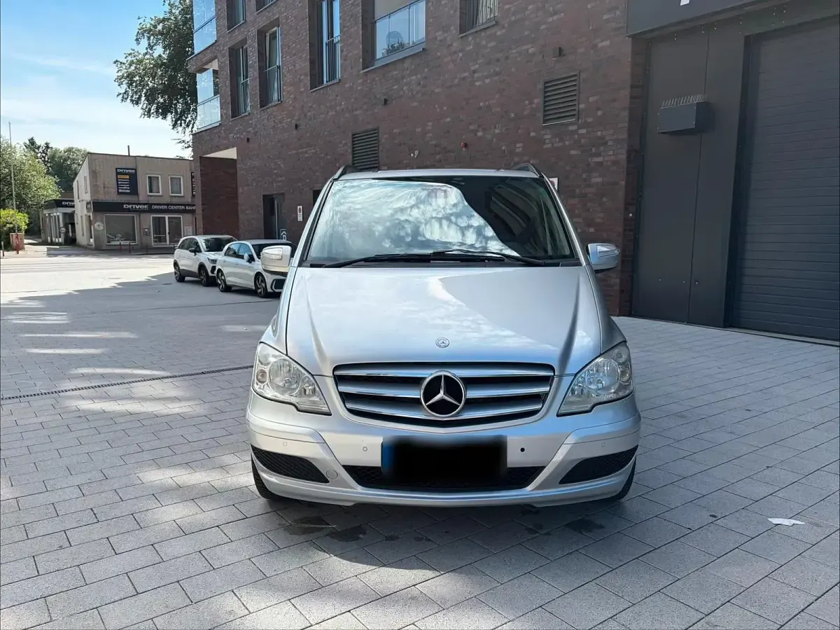Gebraucht Mercedes Viano 163 PS (119 kW) 2012 Silber Van / Kleinbus