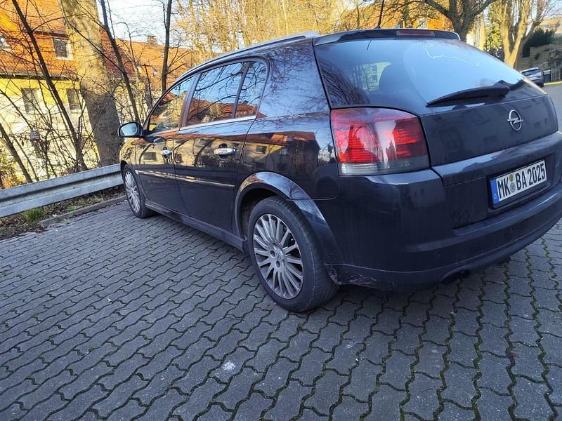 Gebraucht Opel Signum 150 PS (110 kW) 2007 Schwarz Kleinwagen