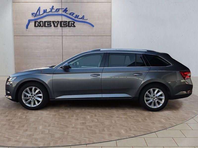 Gebraucht Skoda Superb 150 PS (110 kW) 2024 Graphite grau (metallic) Kombi