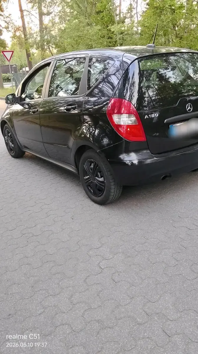Gebraucht Mercedes A180 109 PS (80 kW) 2011 Schwarz Kleinwagen