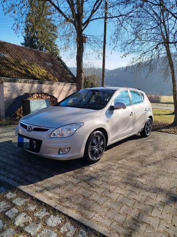 Gebraucht Hyundai i30 116 PS (85 kW) 2010 Grau Limousine