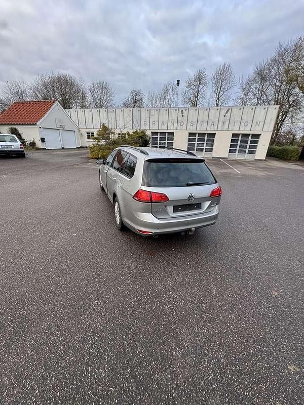 Gebraucht VW Golf VII 105 PS (77 kW) 2014 Silber Kombi