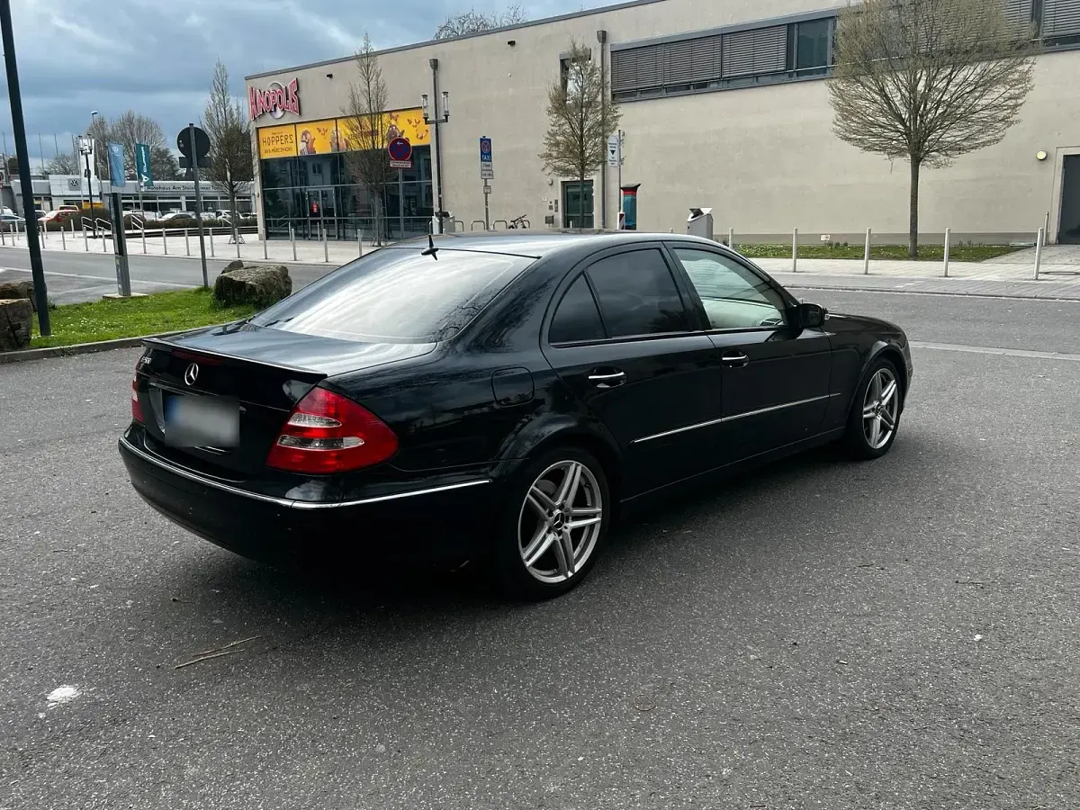 Gebraucht Mercedes E320 224 PS (164 kW) 2003 Schwarz Limousine
