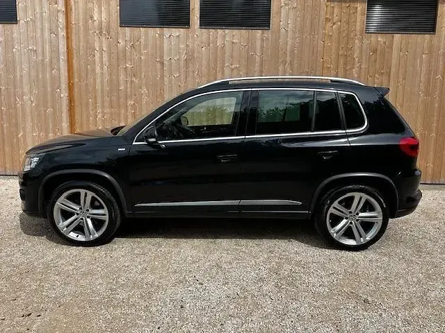 Gebraucht VW Tiguan Cup 160 PS (117 kW) 2015 Schwarz SUV