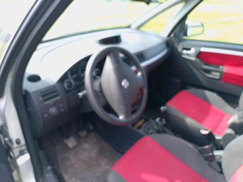 Gebraucht Opel Meriva 125 PS (91 kW) 2003 Silber Van / Kleinbus