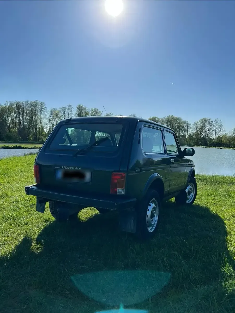 Second-hand Lada niva 82 CP (60 kW) 2010 Verde SUV