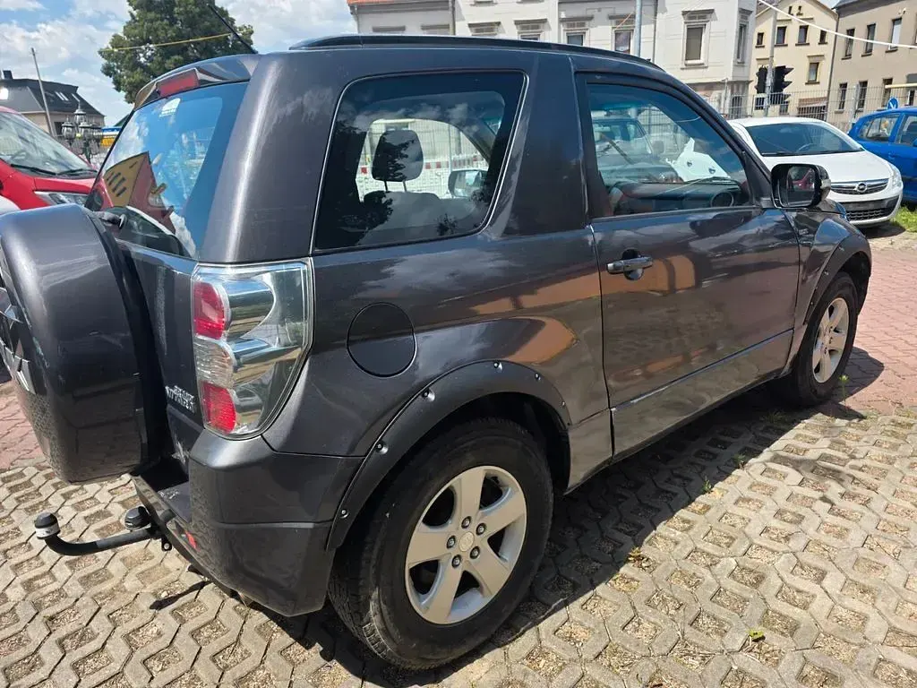 Gebraucht Suzuki Grand Vitara 129 PS (94 kW) 2011 Grau SUV