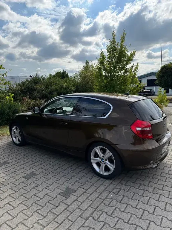 Gebraucht BMW 118 Coupé 143 PS (105 kW) 2011 Braun Coupé
