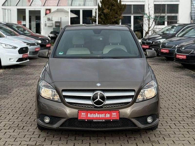 Gebraucht Mercedes B200 136 PS (100 kW) 2014 Grau Van / Kleinbus