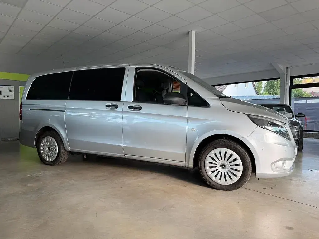 Gebraucht Mercedes Vito 163 PS (119 kW) 2022 Silber Van