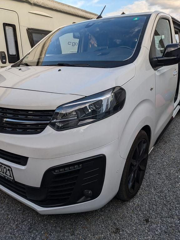 Gebraucht Opel Zafira Life Innovation 177 PS (130 kW) 2021 Weiß Van / Kleinbus
