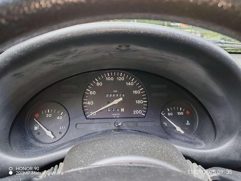 Silber Gebraucht 1995 Opel Corsa Slam Limousine | 2.250 € - Bild 1/4