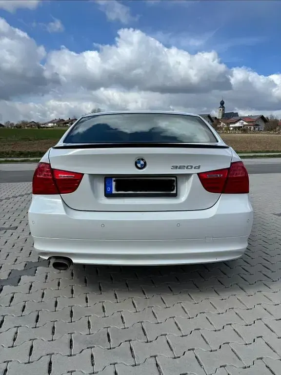 Gebraucht BMW 320 Efficient Dynamics 163 PS (119 kW) 2010 Weiß Limousine