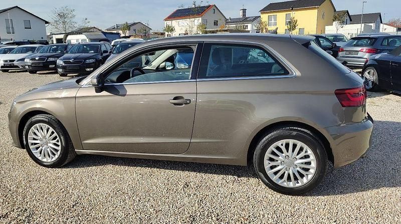 Gebraucht Audi A3 Ambiente 110 PS (80 kW) 2015 Grau Limousine