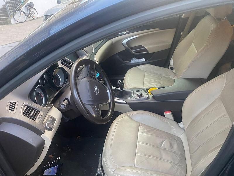 Gebraucht Opel Insignia Edition 160 PS (117 kW) 2009 Blau Kombi