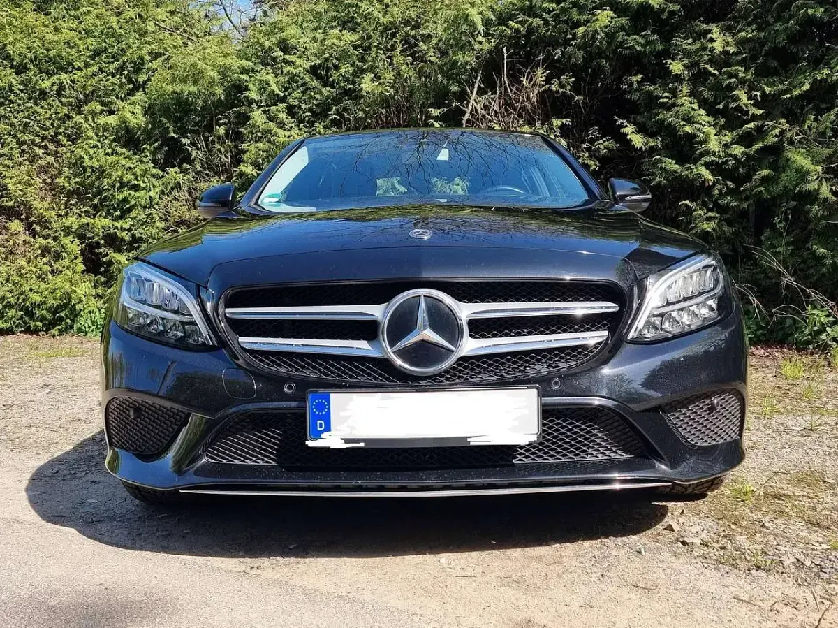 Gebraucht Mercedes C180 Avantgarde 156 PS (114 kW) 2020 Schwarz Limousine