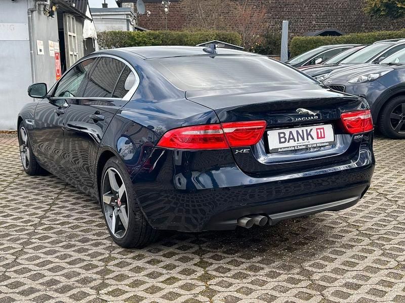 Gebraucht Jaguar XE 179 PS (131 kW) 2015 Blau Limousine