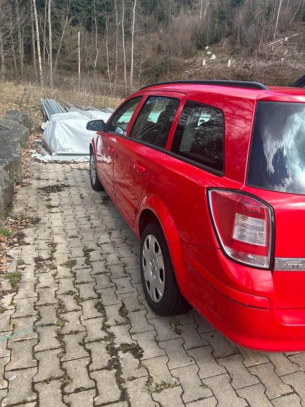 Gebraucht Opel Astra 101 PS (74 kW) 2008 Rot Kombi