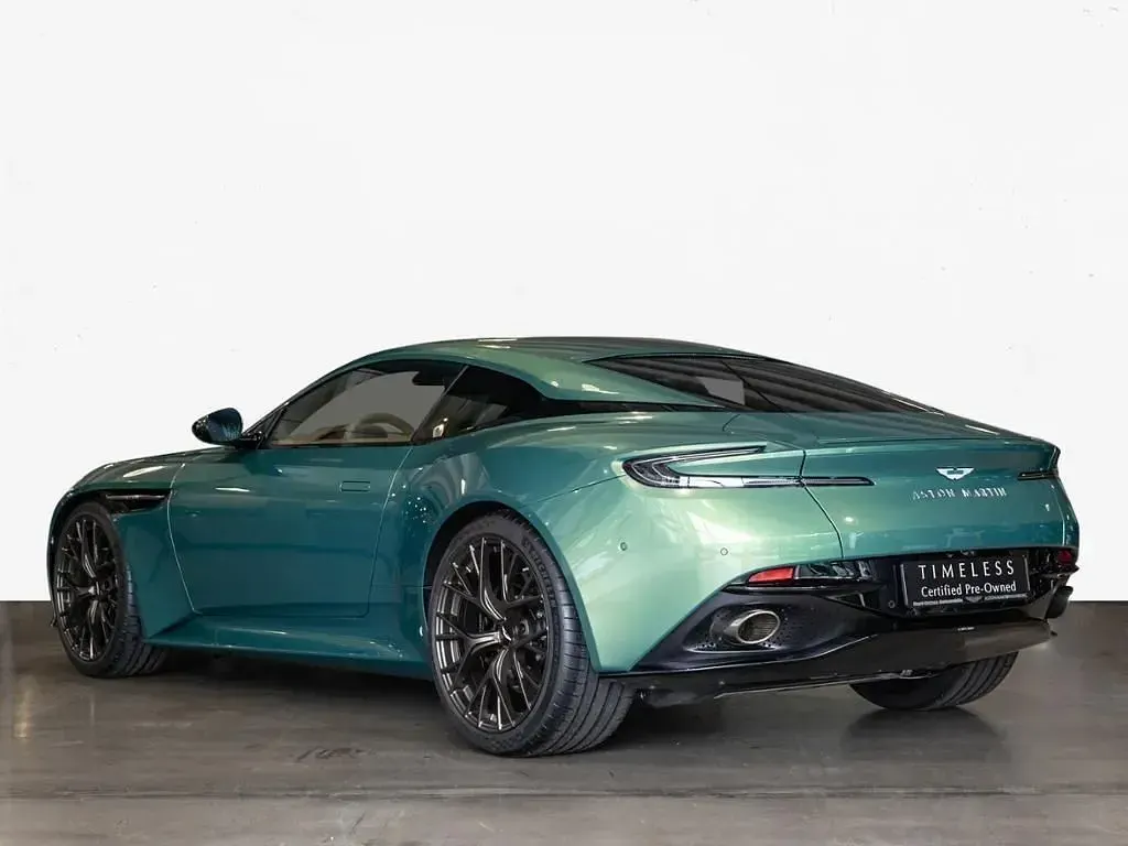 Gebraucht Aston Martin DB12 680 PS (500 kW) 2024 Iridescent emerald Coupé