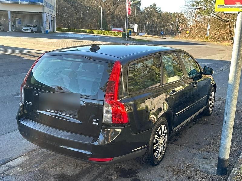 Gebraucht Volvo V50 109 PS (80 kW) 2010 Schwarz Kombi