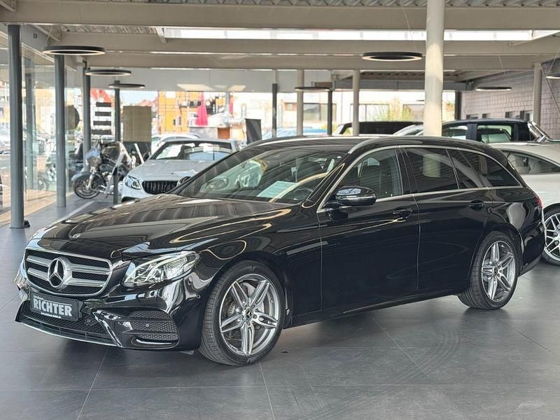 Schwarz Gebraucht 2018 Mercedes E300 AMG Limousine | 23.950 € (Superpreis) - Bild 1/4