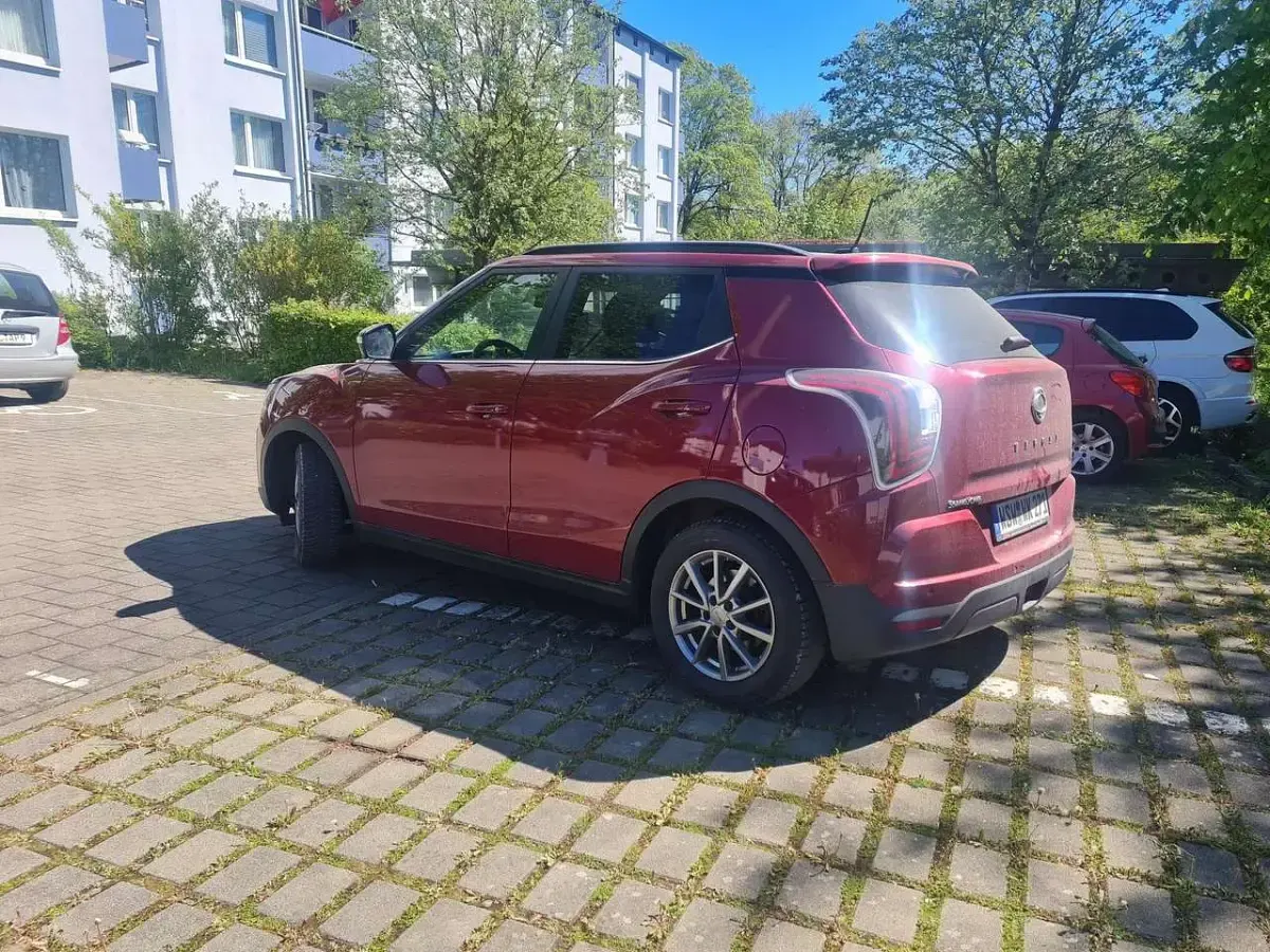 Gebraucht SsangYong Tivoli 163 PS (119 kW) 2021 Rot SUV