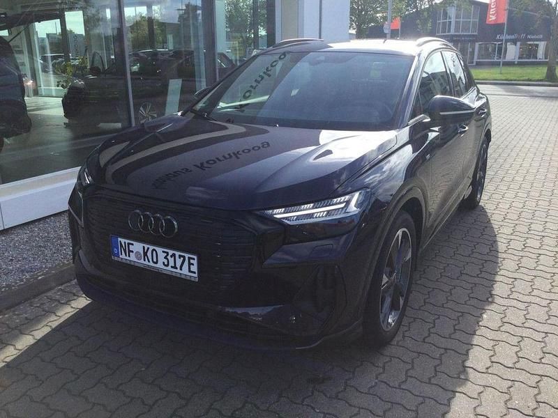 Gebraucht Audi Q4 e-tron S-Line 150 kW (204 PS) 2023 Auroraviolett SUV