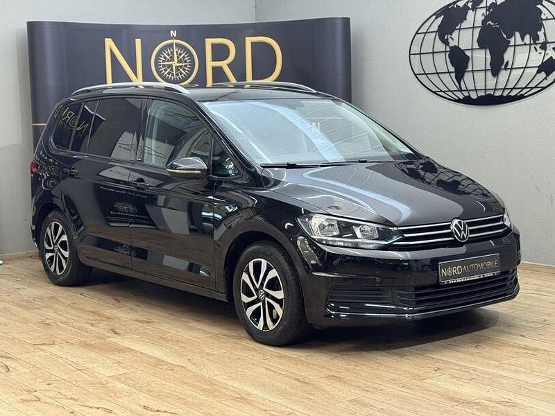 Gebraucht VW Touran Active 150 PS (110 kW) 2021 Schwarz Van / Kleinbus