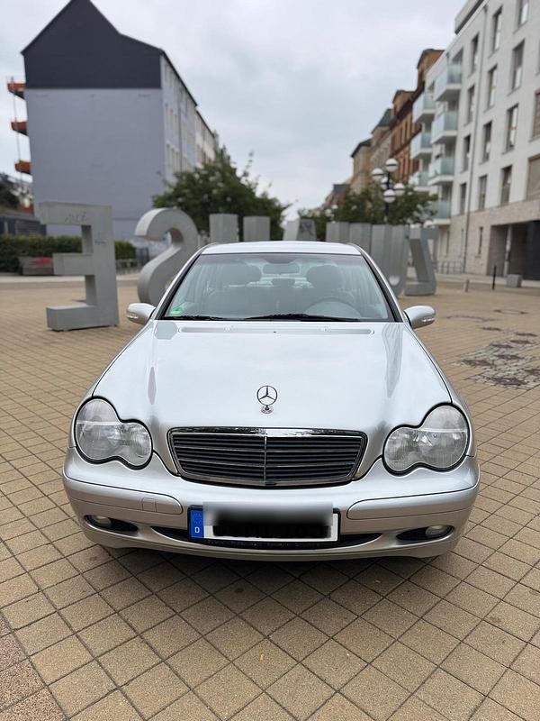 Silber Gebraucht 2001 Mercedes C180 Classic Limousine | 2.999 € (Fairer Preis) - Bild 1/4