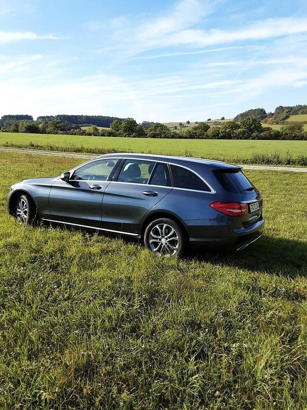 Schwarz Gebraucht 2015 Mercedes C400 Kombi | 19.500 € (Superpreis) - Bild 1/4
