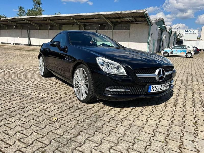 Schwarz Gebraucht 2011 Mercedes SLK200 Cabrio | 13.980 € - Bild 1/4