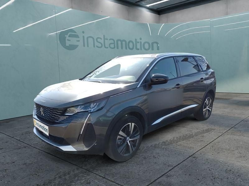 Grau Gebraucht 2024 Peugeot 5008 Van / Kleinbus | 36.949 € (Etwas zu teuer) - Bild 1/4