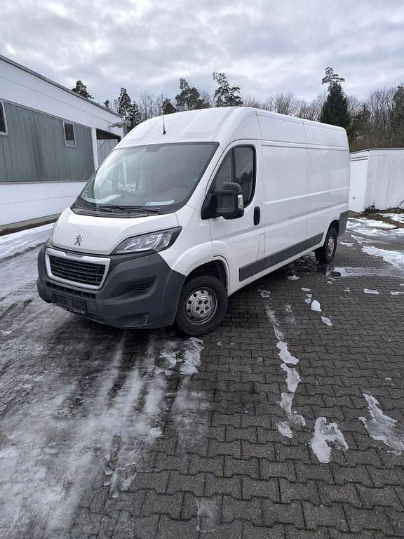 Gebraucht Peugeot Boxer 131 PS (96 kW) 2018 Weiß Van