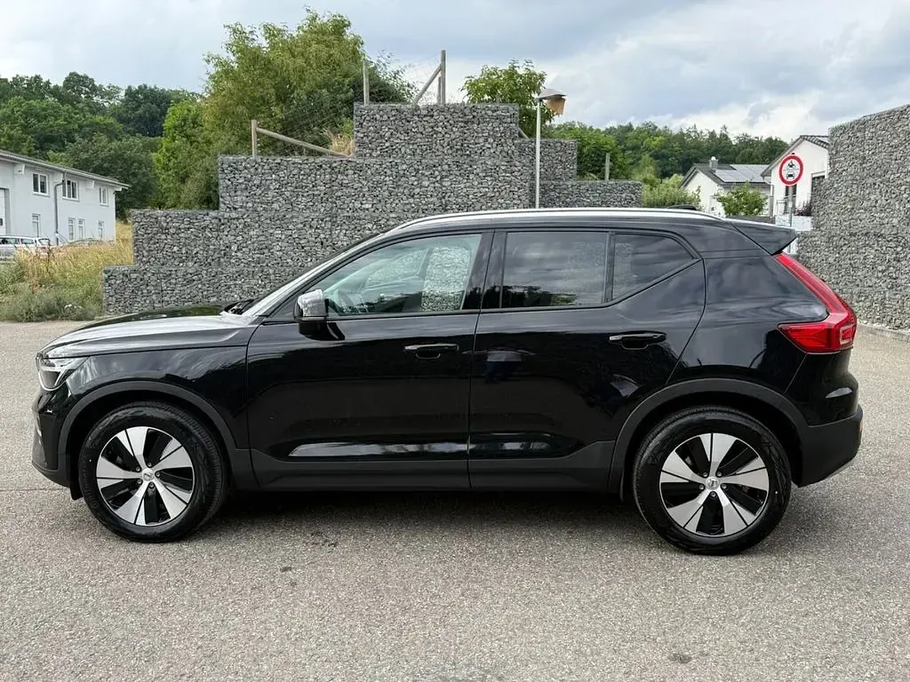 Gebraucht Volvo XC40 163 PS (119 kW) 2023 Schwarz SUV