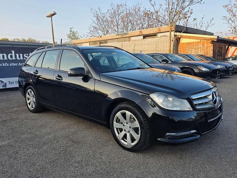 Second-hand Mercedes C180 120 CP (88 kW) 2013 Negru Break