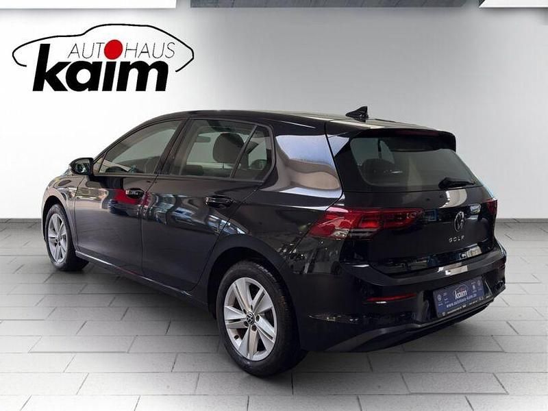 Gebraucht VW Golf VIII Edition 131 PS (96 kW) 2020 Deep black perleffekt Limousine