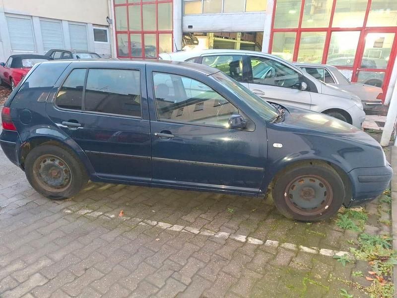 Blau Gebraucht 2001 VW Golf IV Basis Limousine | 750 € (Superpreis) - Bild 1/4