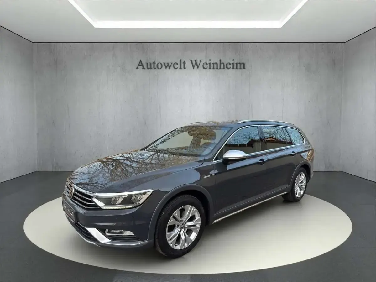 Gebraucht VW Passat Alltrack 190 PS (139 kW) 2017 Uranograu sonderlackierung Kombi