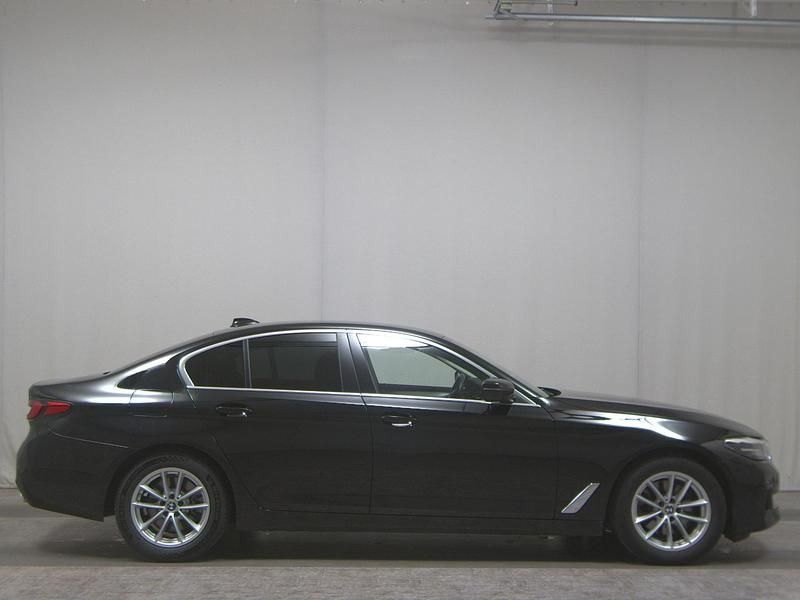 Schwarz Gebraucht 2020 BMW 520 Performance Limousine | 30.480 € (Superpreis) - Bild 1/4