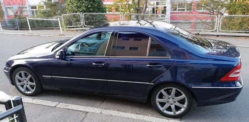 Violet Gebraucht 2002 Mercedes C220 Limousine | 1.500 € (Superpreis) - Bild 1/4