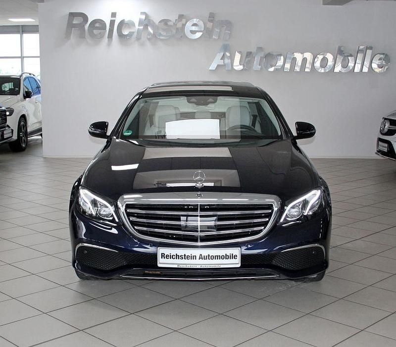 Gebraucht Mercedes E300 211 PS (155 kW) 2020 Cavansitblau (metallic) Limousine