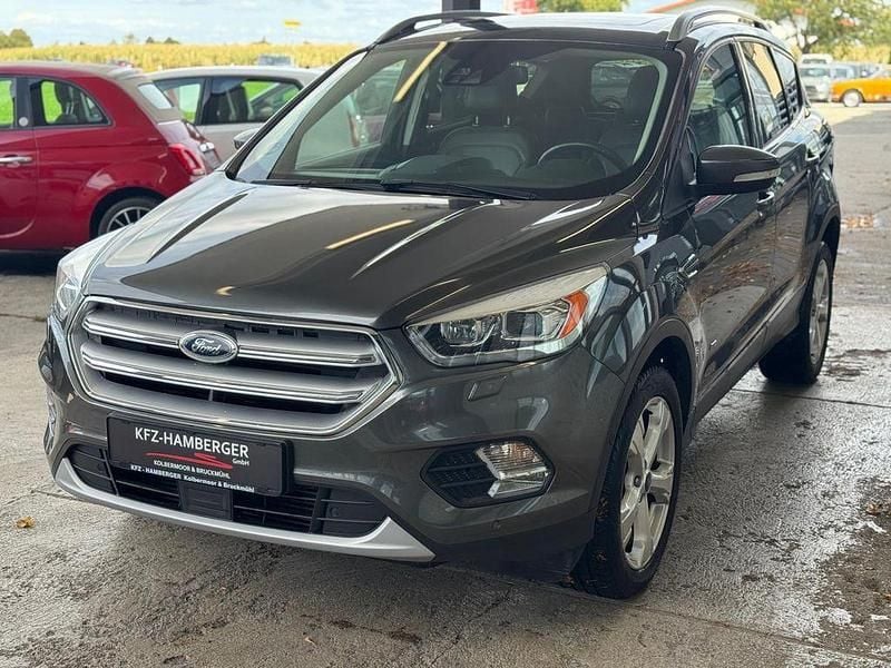 Gebraucht Ford Kuga Titanium 179 PS (131 kW) 2017 Grau SUV