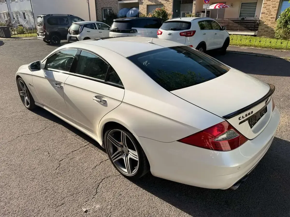 Gebraucht Mercedes CLS63 AMG AMG 514 PS (378 kW) 2007 Weiß Coupé