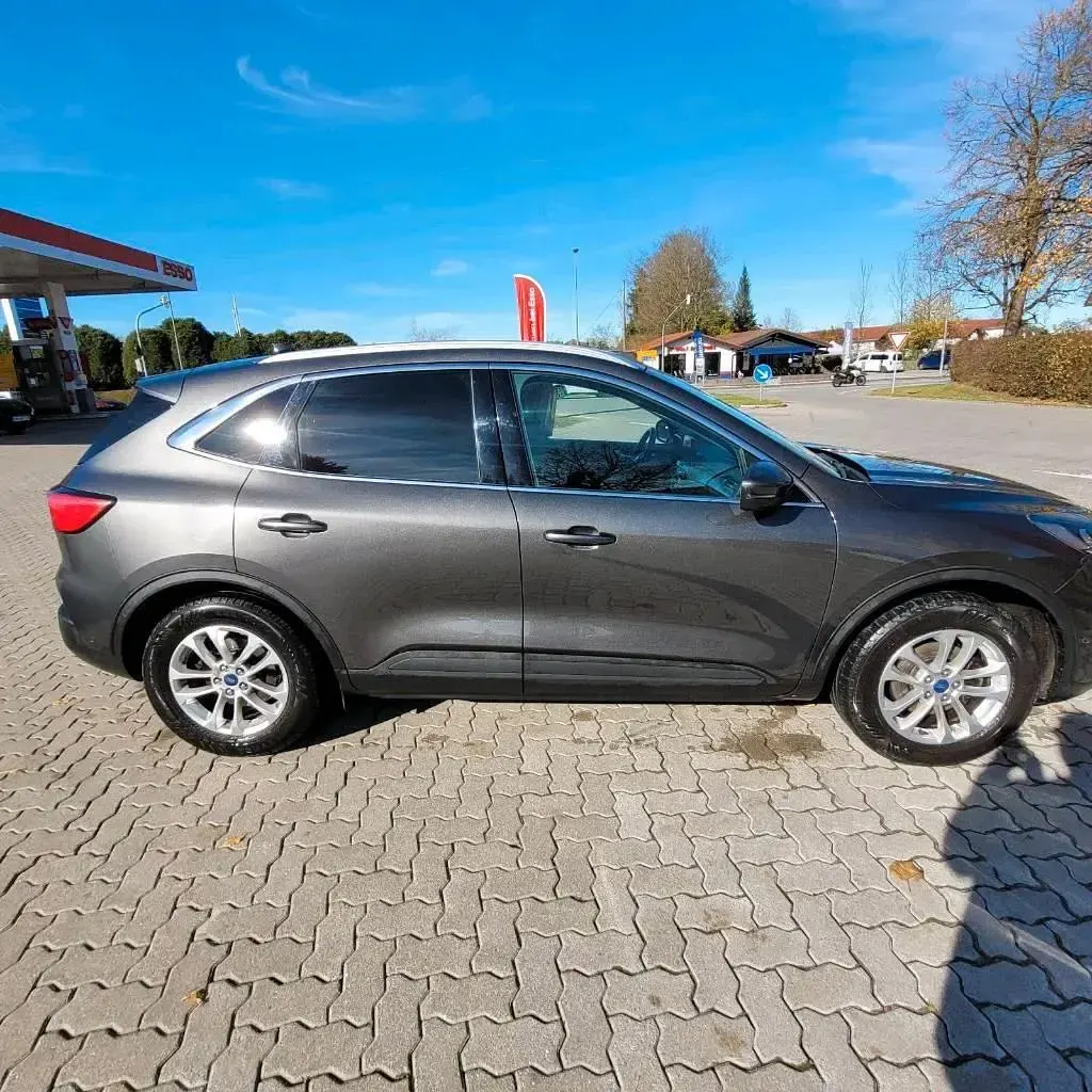 Gebraucht Ford Kuga Titanium 190 PS (139 kW) 2020 Grau SUV