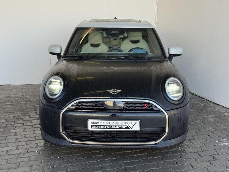 Gebraucht Mini Cooper S 204 PS (150 kW) 2024 Midnight black metallic Kleinwagen