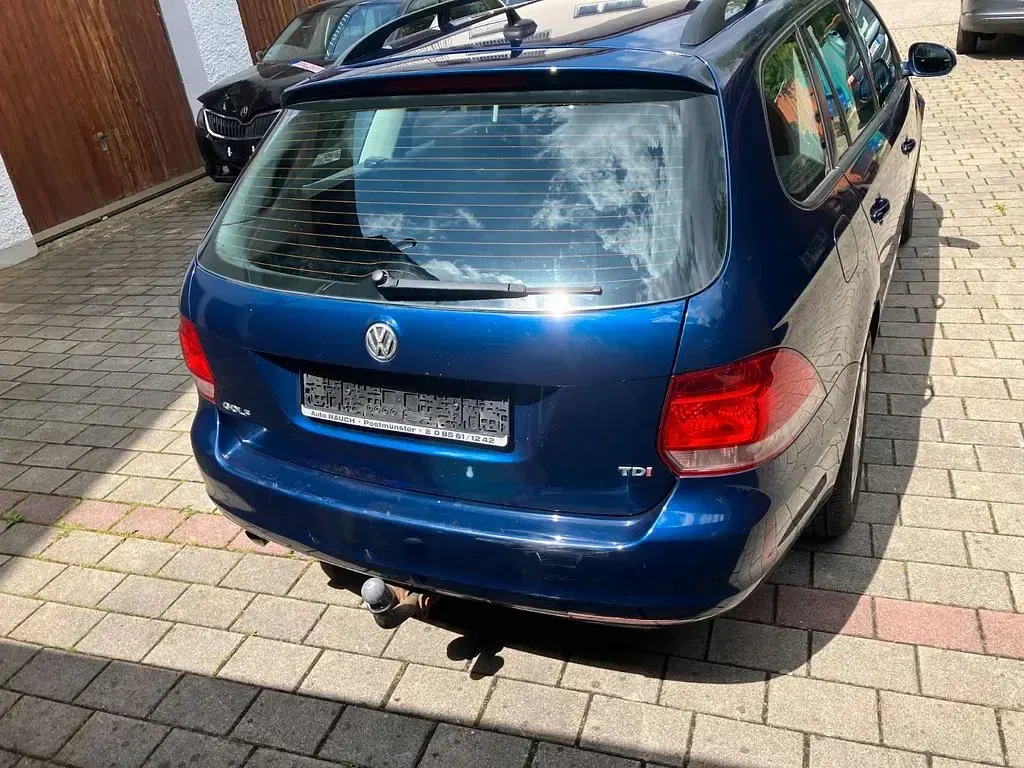 Gebraucht VW Golf VII Trendline 105 PS (77 kW) 2012 Blau Kombi